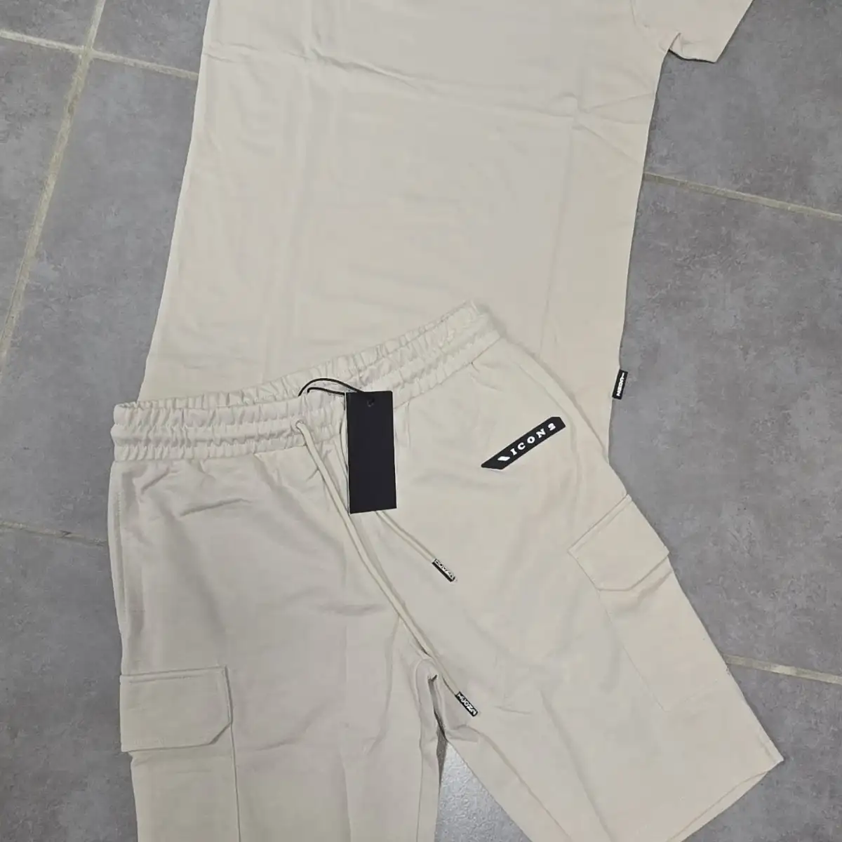 Ensemble icon2 beige